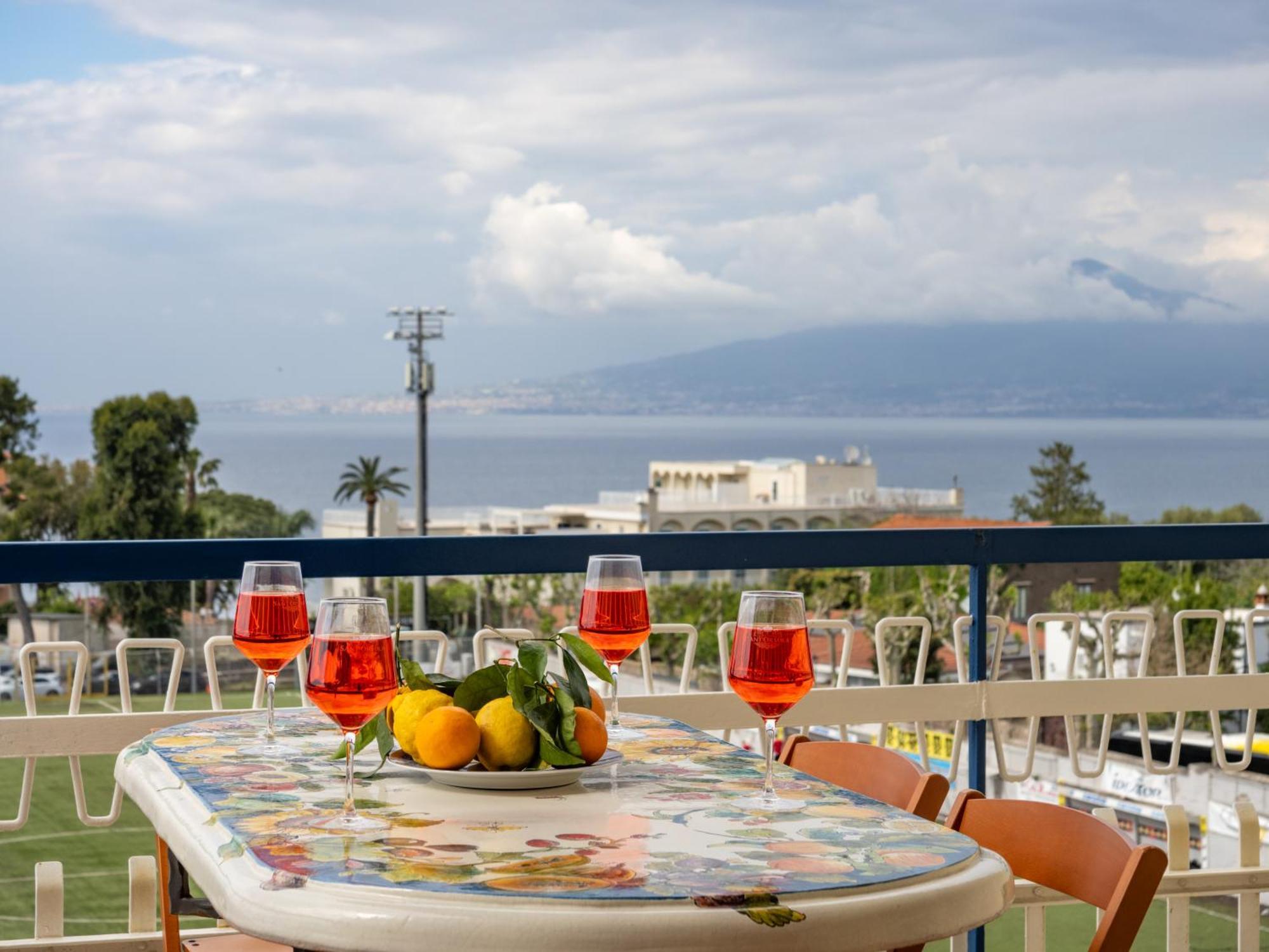 Residenza Le Sirene City Center Sorrento Exterior foto